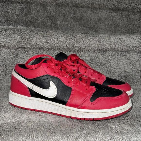 Nike Air Jordan 1 Low Black Red Very Berry 315115-112 7Y M7W8.5 Retro Basketball - Picture 2 of 9